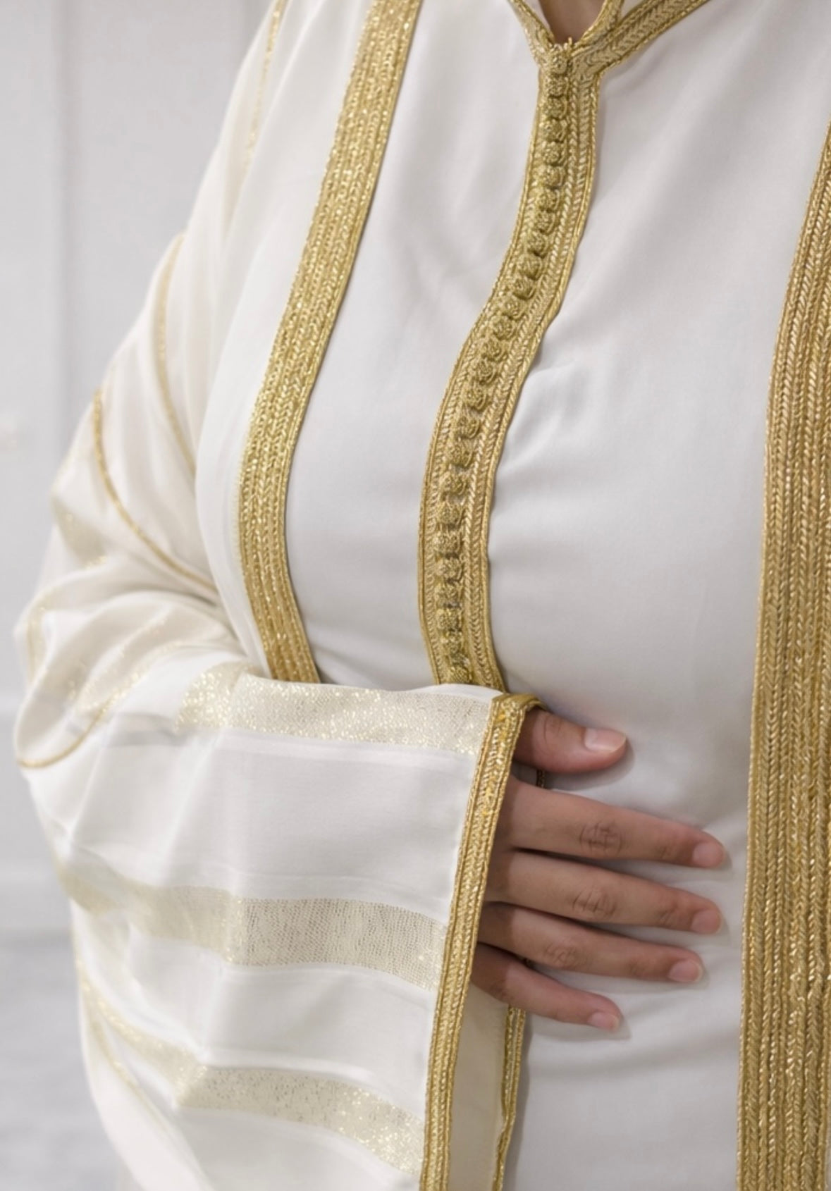 Abaya blanc et doré