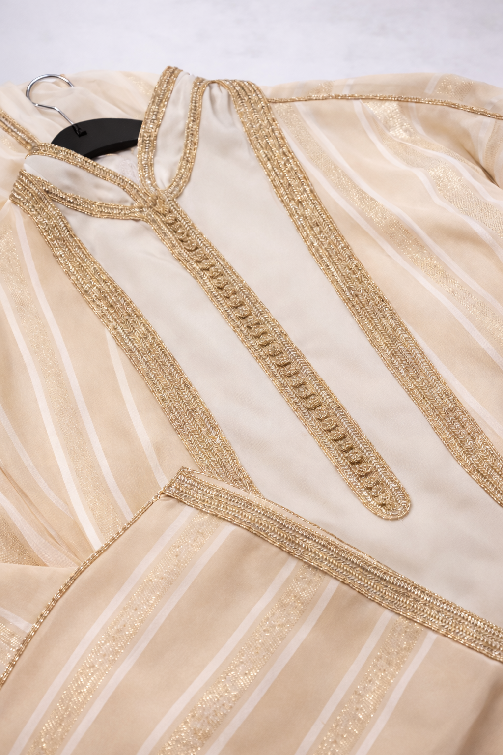 Abaya Deux Pièces – Élégance Crème & Or