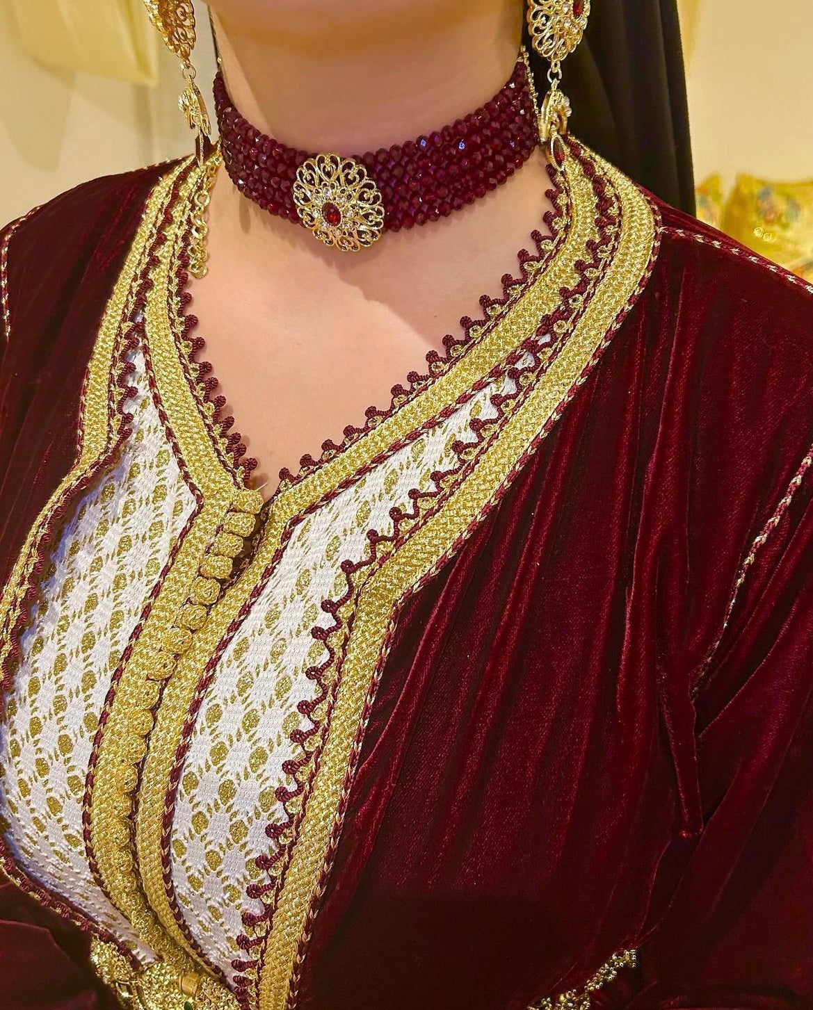 Parure collier et boucles rouge bordeaux